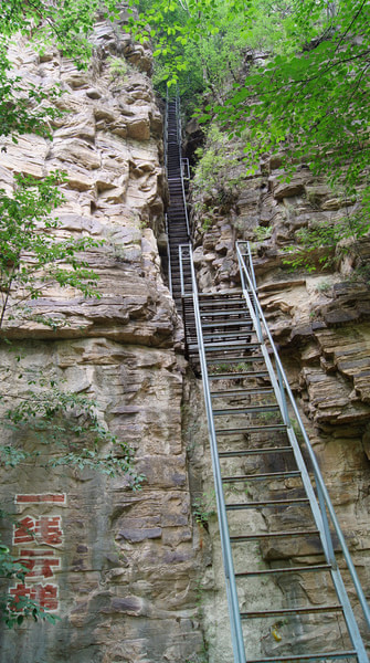 游玩河北邯郸东太行挂壁栈道,西安出发自驾太行挂壁免费公路