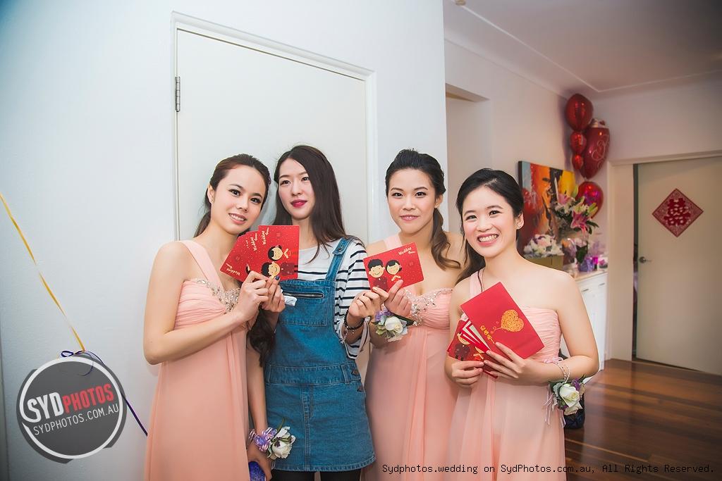 伴娘主持堵门开场白,伴娘堵门伴郎的回答