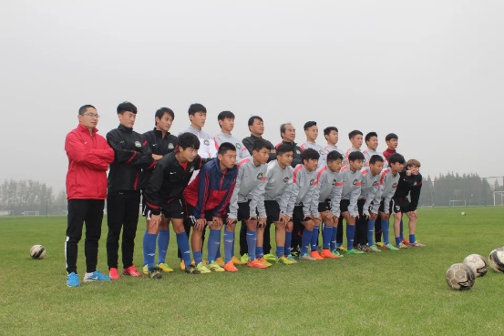 谢硕：被陈文杰相中，师从车向前，王飞之后下一个新人是他？