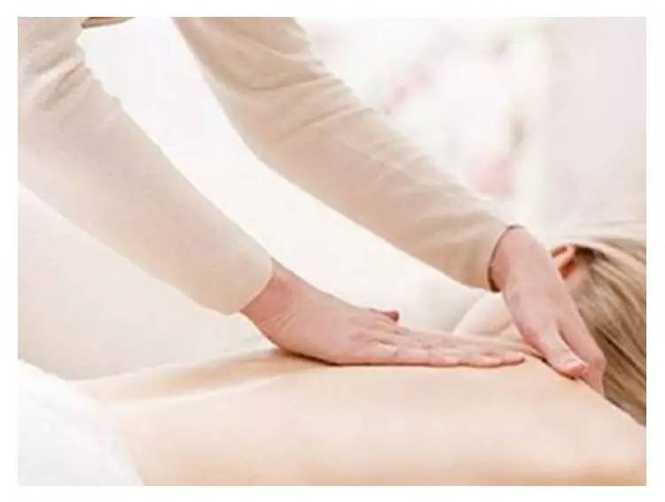 产后妈妈手腕,产后妈妈关节痛怎么办