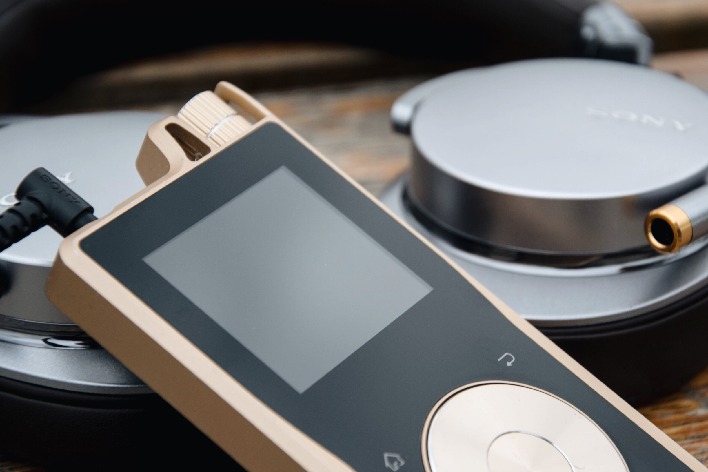 索尼mdrz1r耳机评测,索尼耳机wfc500