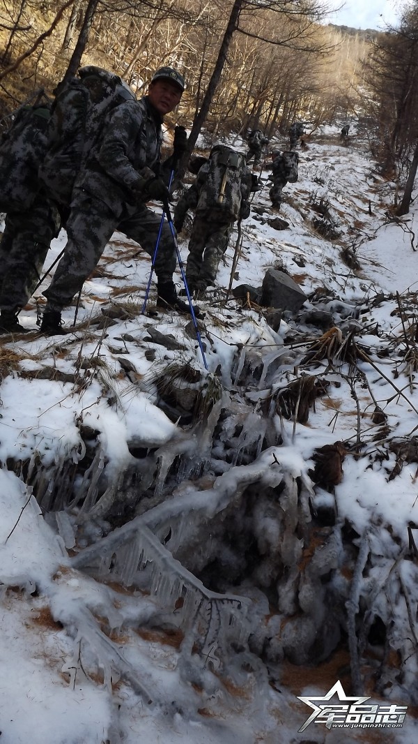 07式军靴和17式军靴对比,中国陆军07式军靴