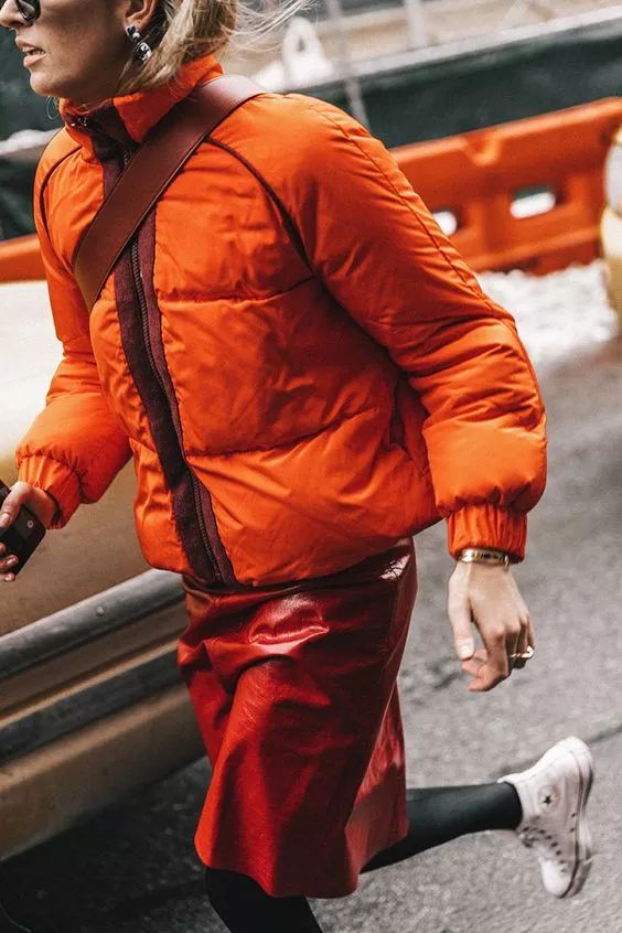 警花帮办｜羽绒服脏了不用洗，抹点这个，比洗了还干净！