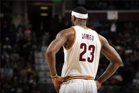 勒布朗詹姆斯成名前的故事 (勒布朗詹姆斯感人故事)