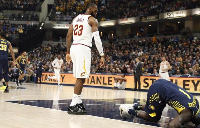 奥尼尔当年对阵波波维奇,波波维奇奥尼尔争球