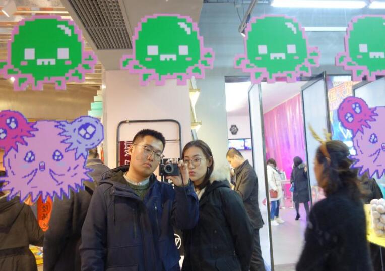 圣诞节热恋生活日记,开着轩逸陪女朋友搜集北京的圣诞树