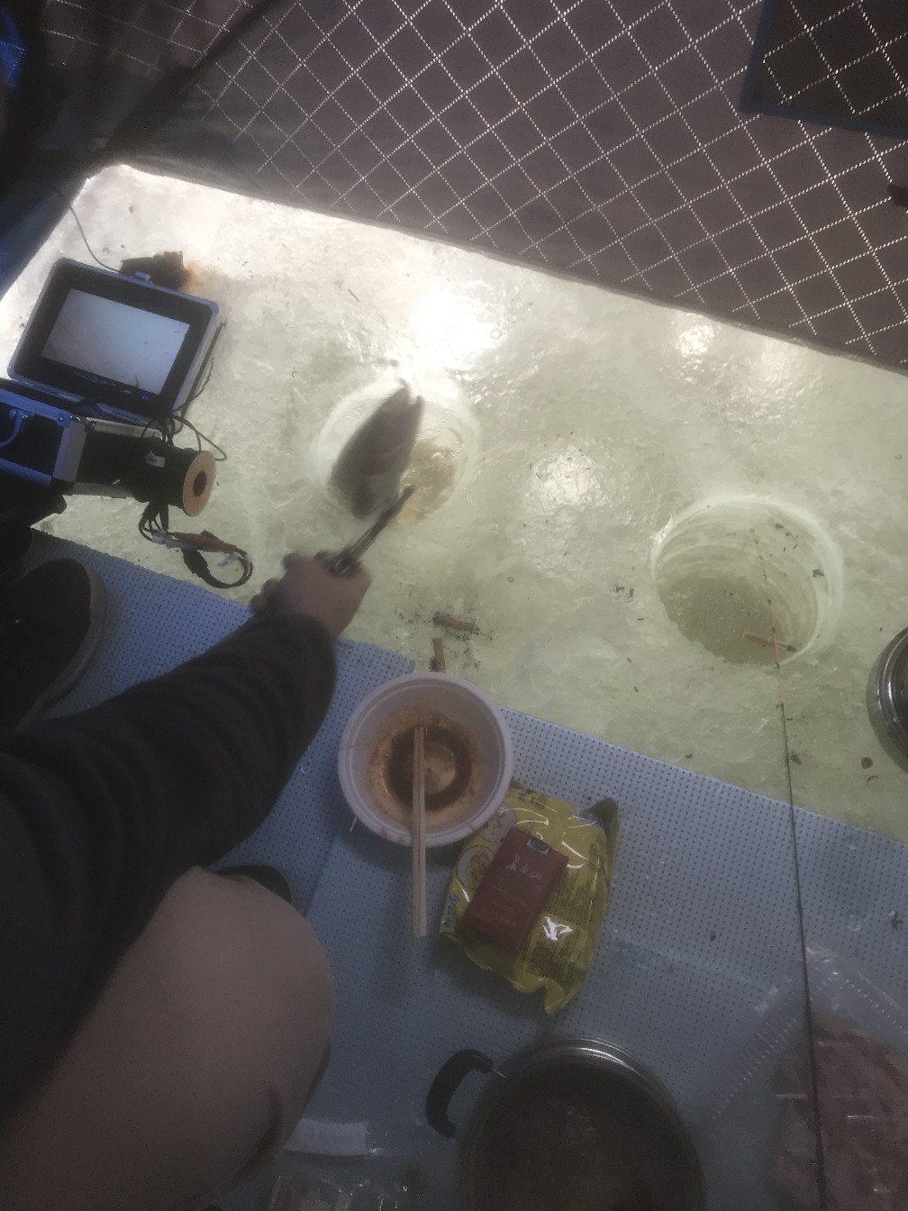 冰钓竿路亚的视频,路亚冰钓全攻略