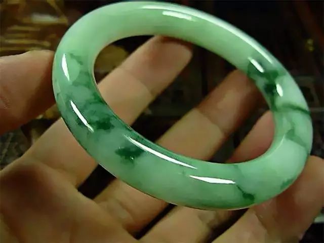 「珠宝小课堂」网购翡翠神仙图,实物丑的让你想不到