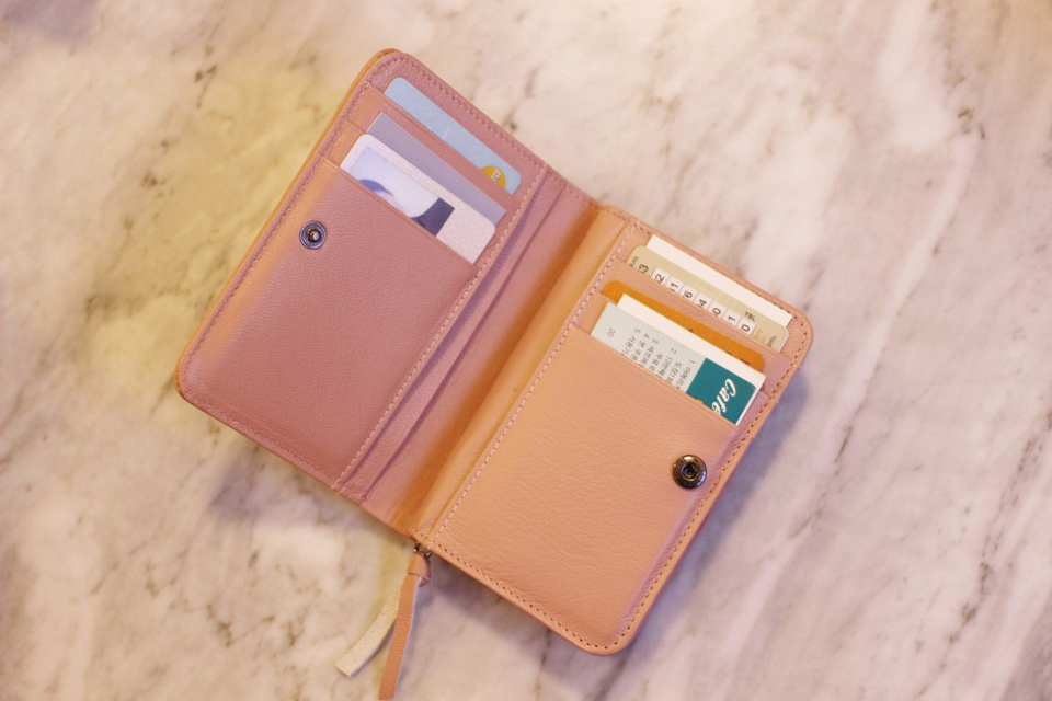 风水上女性用什么形状的钱包好,钱包风水什么颜色的钱包招财