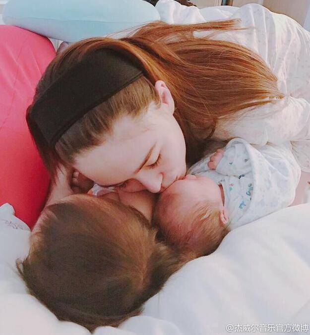 2017年出生的21个星二代宝宝，你最喜欢哪一个？最期待谁的发展？