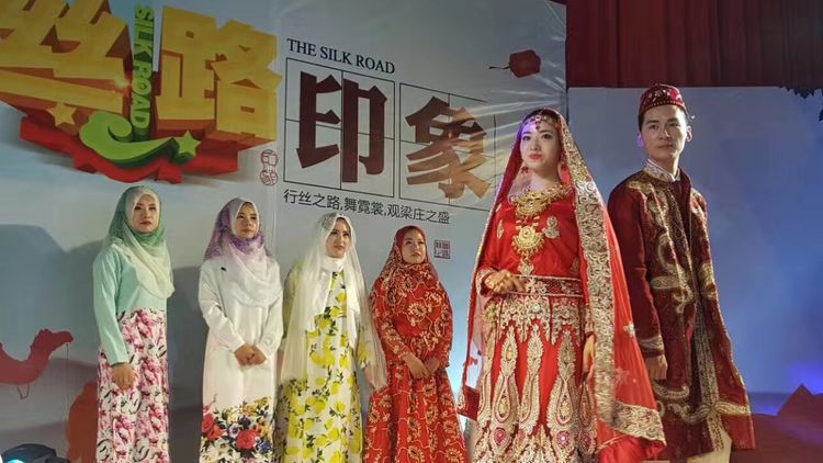 一个手机摄影师,一个摄影师日常记录生活