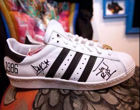 同样是复古潮流，为什么不选Superstar？