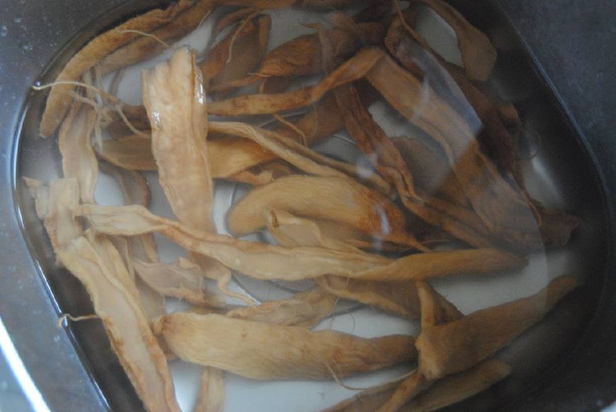 白菜炖油渣的做法,炖油渣的正宗做法