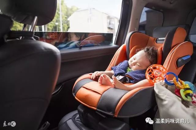 小孩一坐车就犯困什么原因,宝宝一坐车就睡觉是怎么回事