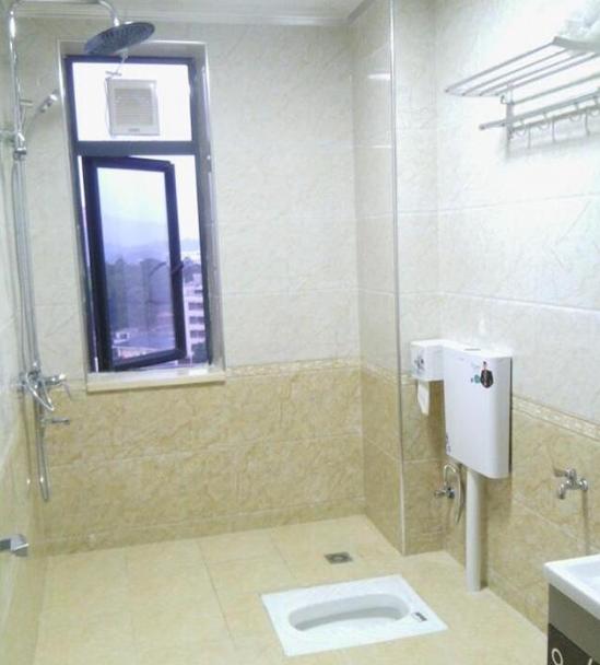 木工定制洗衣柜,木板定制阳台洗衣柜