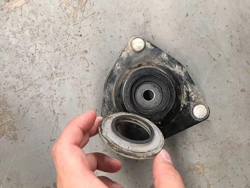 老迈腾和新迈腾综合测评,7年车大保养都需要做什么