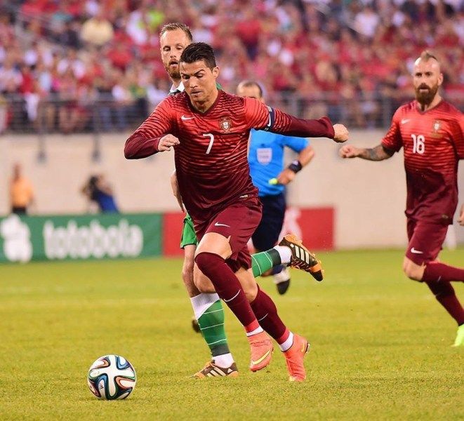 最帅的足球运动员c罗,世界第一身价足球运动员c罗