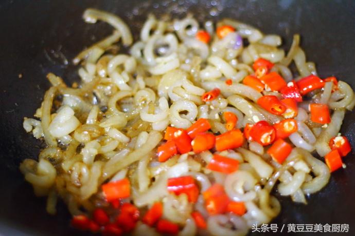 猪皮配什么菜炒最好吃,肉皮搭配什么炒