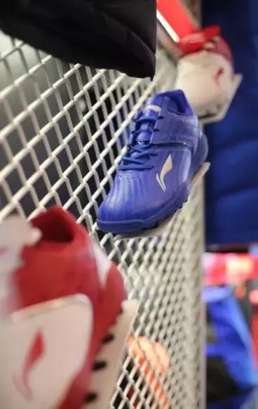 「世界冠军来啦！」李宁“国力印象”省体旗舰店扬帆起航！