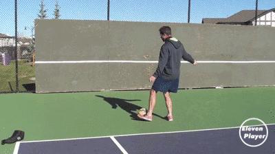 足球训练运球过人的教学,足球零基础传球训练方法