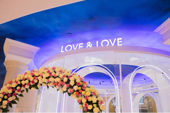 LOVELOVE概念店元旦开业真爱之花誓将浪漫进行到底