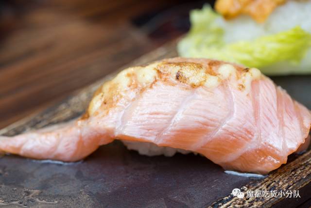 日本铁路公司直营的日料店，会隐身