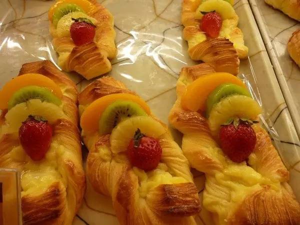 好吃的面包是怎么做出来，真相让你吓出一身冷汗