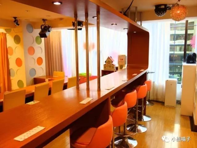 秋叶原女仆咖啡店互动,日本秋叶原女仆咖啡店