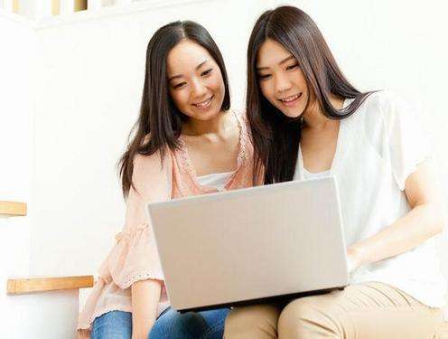 看电脑正确姿势不伤颈椎,看电脑屏幕的正确姿势