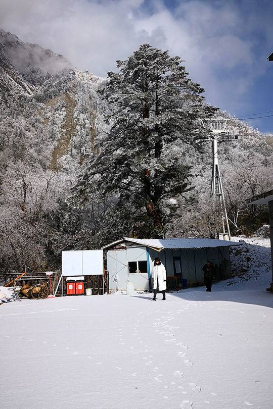 走雅康高速去康定不经过折多山吗,雅康高速喇叭河实时路况