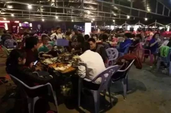 广西那良镇美食街,广西北海银滩美食街