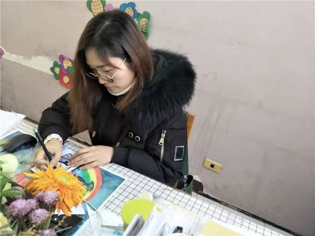 狗年要来了！浦江这所小学做的画有点意思的