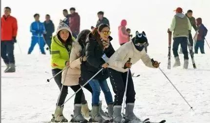 “福乐枣庄”贺年会|2018莲青山滑雪节,福利来咯!
