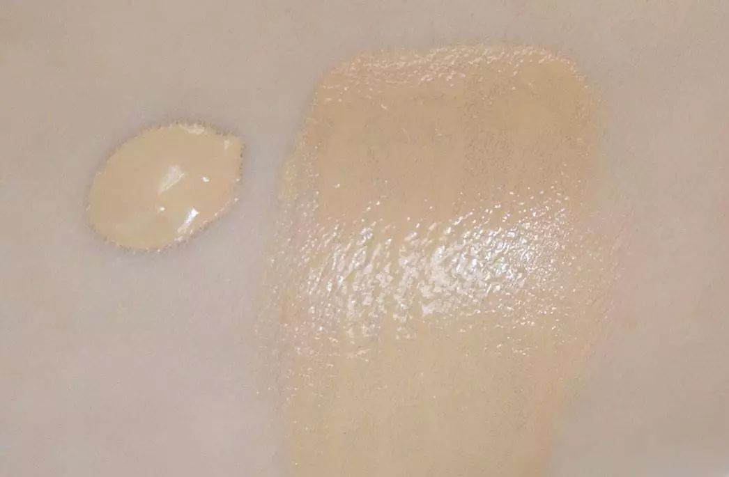 哪款粉底不冒痘痘好些又好用,推荐一款好用不闷痘的粉底