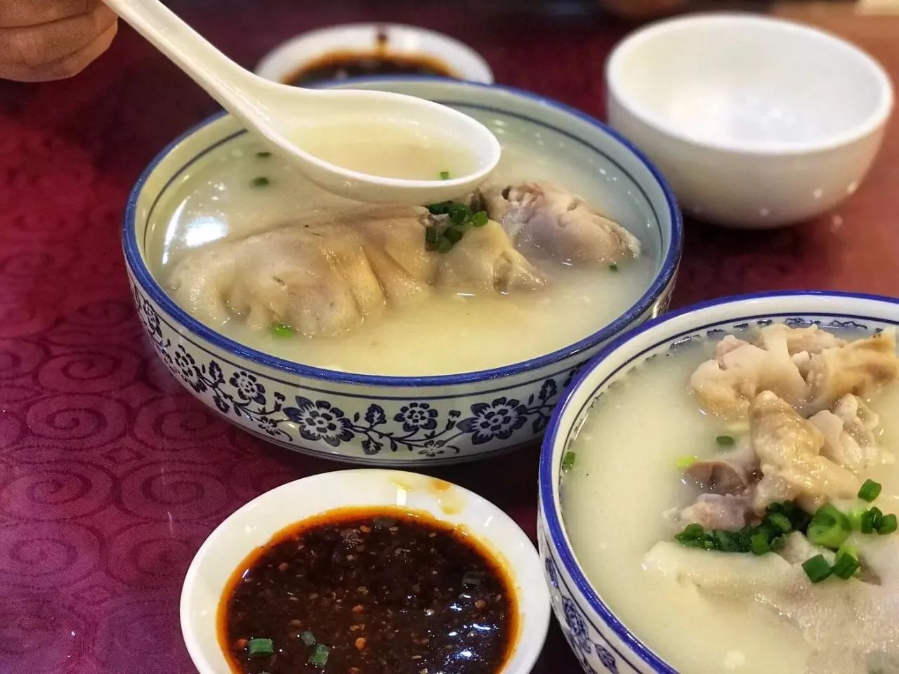 好吃丨一抿就化！成都10家超美味稀溜耙美食拯救懒癌吃货