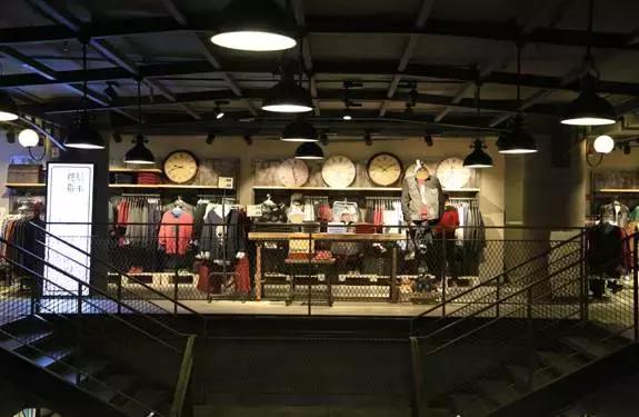 深圳服装档口现状,线下店铺太贵了