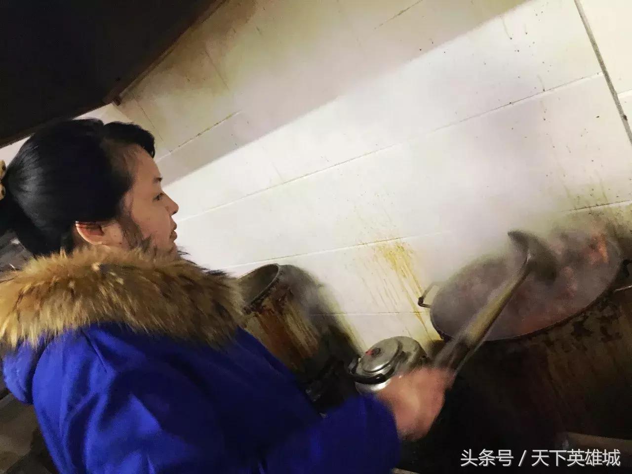 短短一条三百米的街，竟让人从白天走到黑夜……