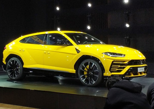 *博兰**基尼SUV上市，碾压添越，网友：300多万的车空调不好？