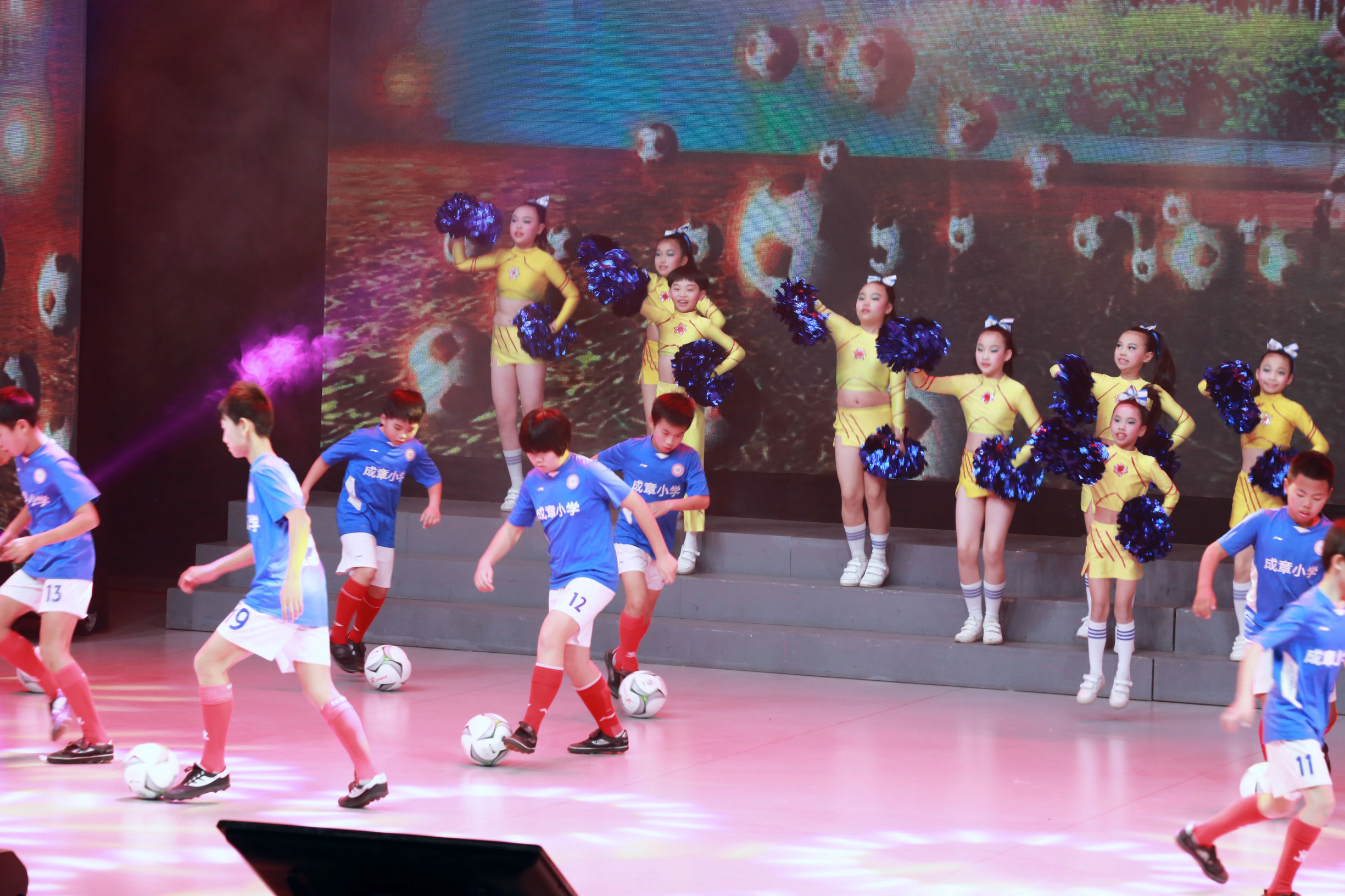 少年足球秀表演,足球秀表演