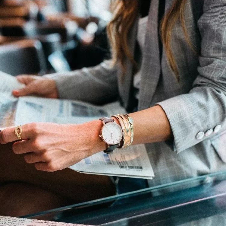 男士百搭手表便宜,1千元女士明星百搭防水手表