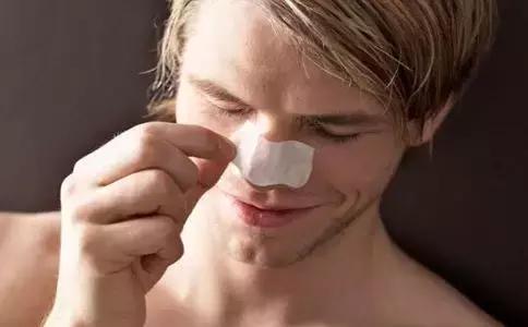 男士去除黑头粉刺的洗面奶排行榜,男士祛黑头粉刺收缩毛孔产品推荐