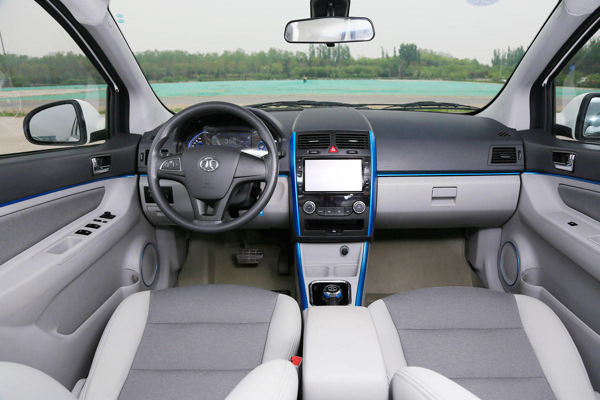 北汽新能源ev200电动车,北汽ev200和ec200有什么区别