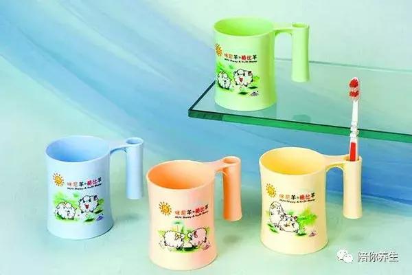 含氟牙膏和不含含氟牙膏区别,含氟牙膏安全吗