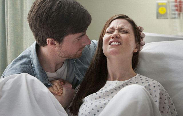 生孩子开十指痛,生孩子开十指是自己开还是医生开