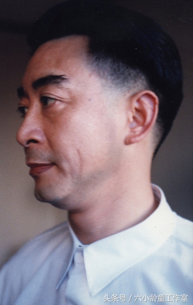 六小龄童纪念周恩来总理去世42周年，曾两次饰演周恩来