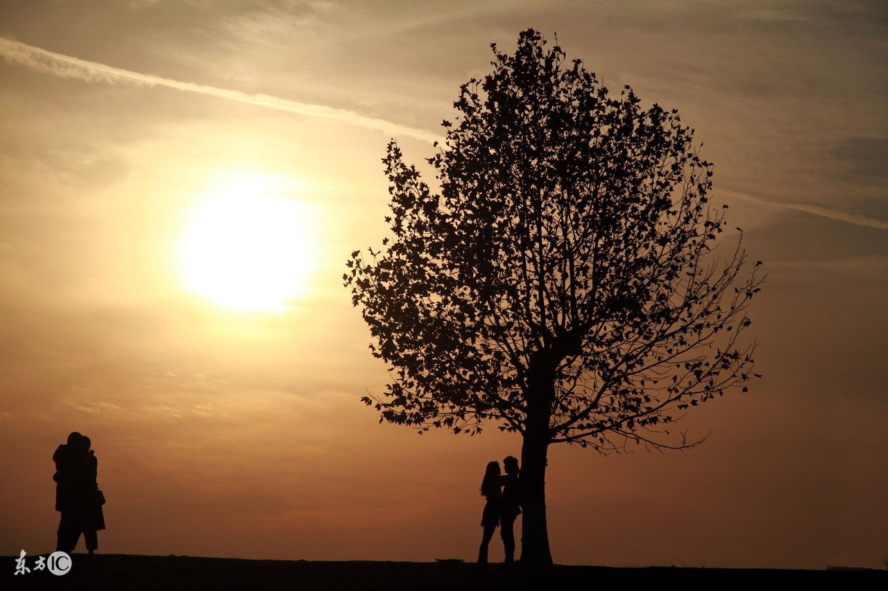 戴戒指五个手指的含义,各个手指戴戒指的含义男