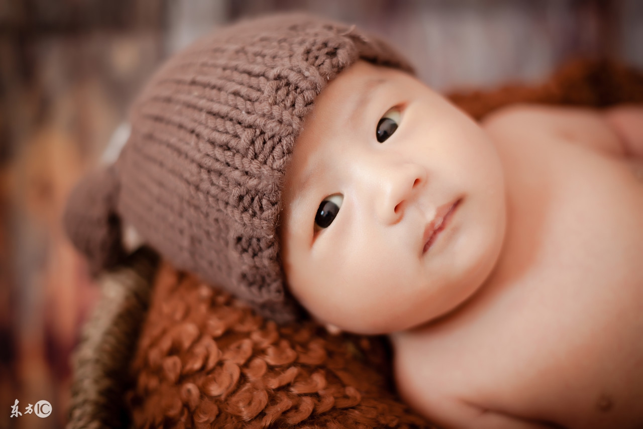 捏鼻梁教程,怎么给宝宝捏鼻子变成高鼻梁