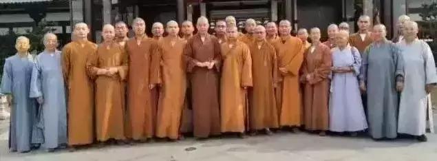 今冬流行色中药,今冬流行色竟和这味中药相关