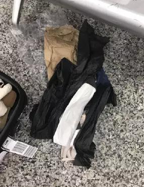 美女血拼五个Coach包带回国,然而,打开行李的一瞬间,啥都没了