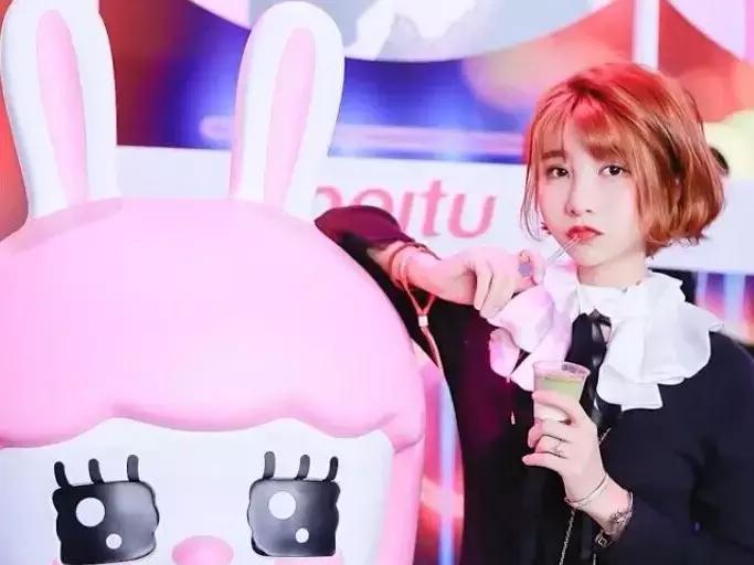 张沫凡现在的生活,张沫凡为什么这么红